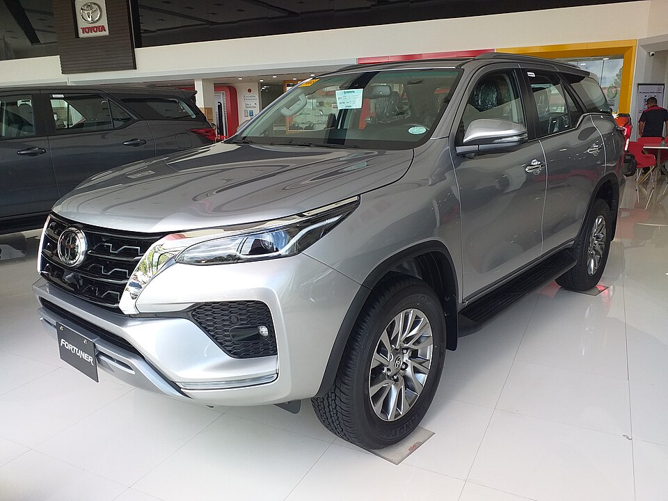 Toyota Fortuner on rent in Indore