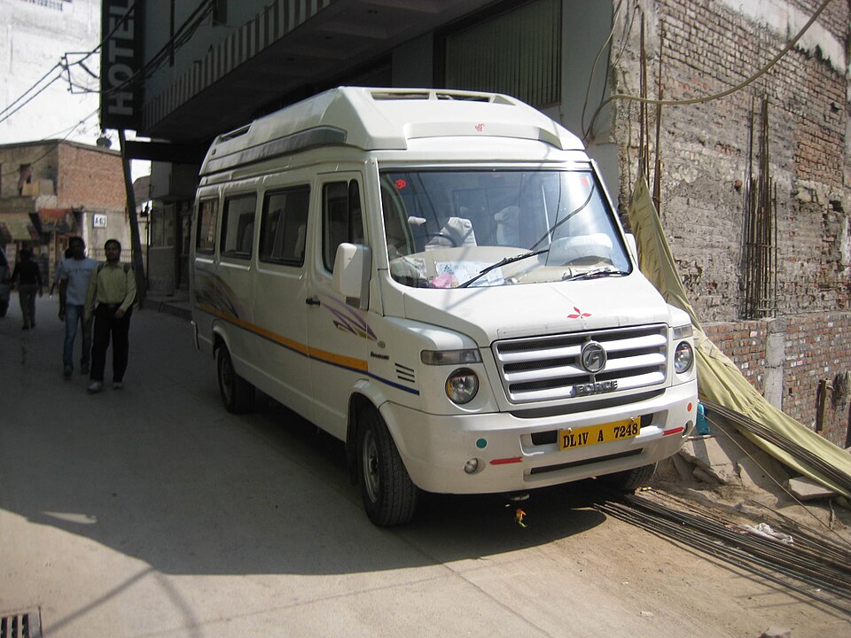 9 Seater Tempo Traveller on rent in Indore
